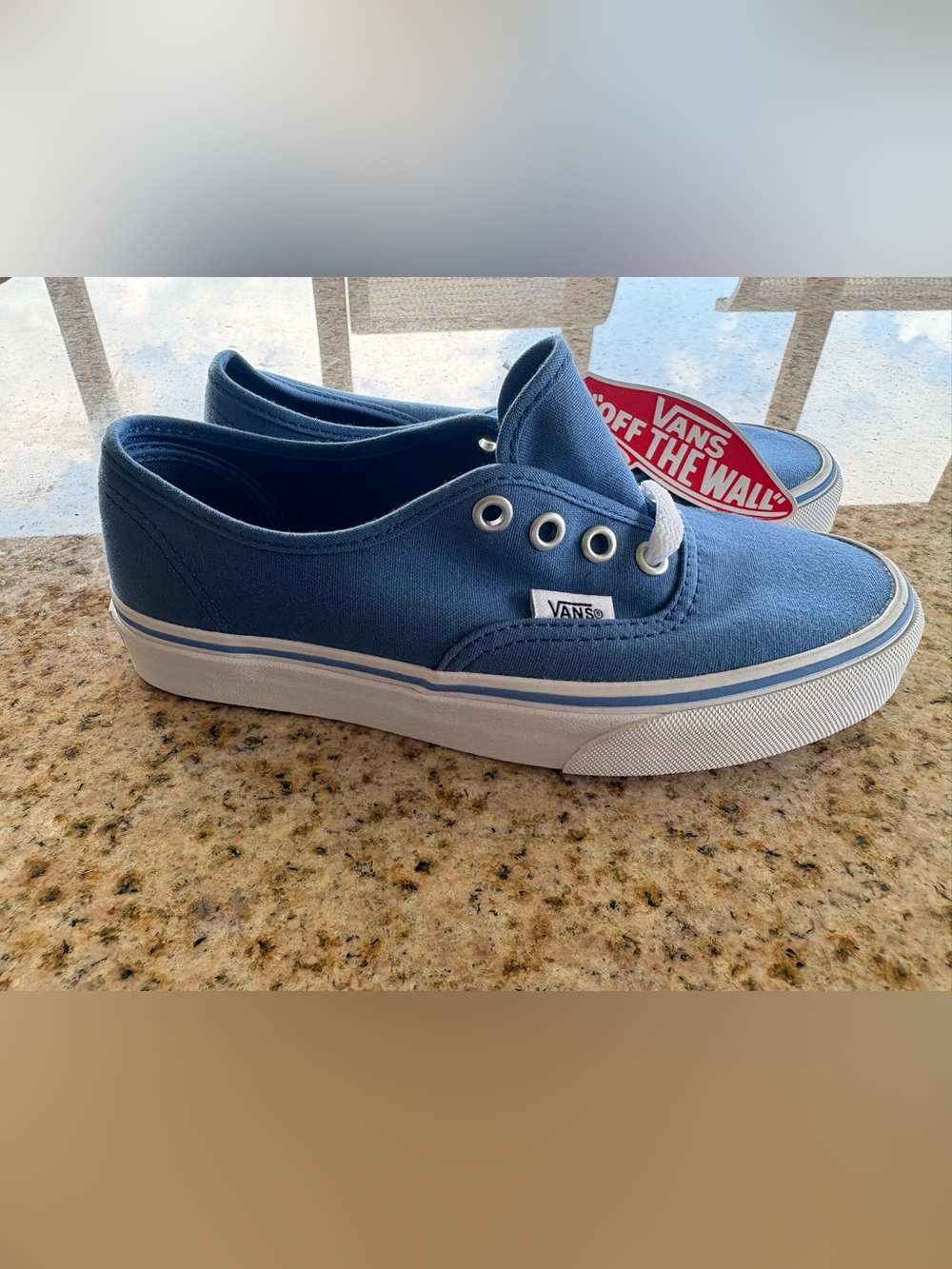 NWT Vans men’s size 3.5/ women’s size 5 Authentic Slip-On Low-Top Sneakers in Bl